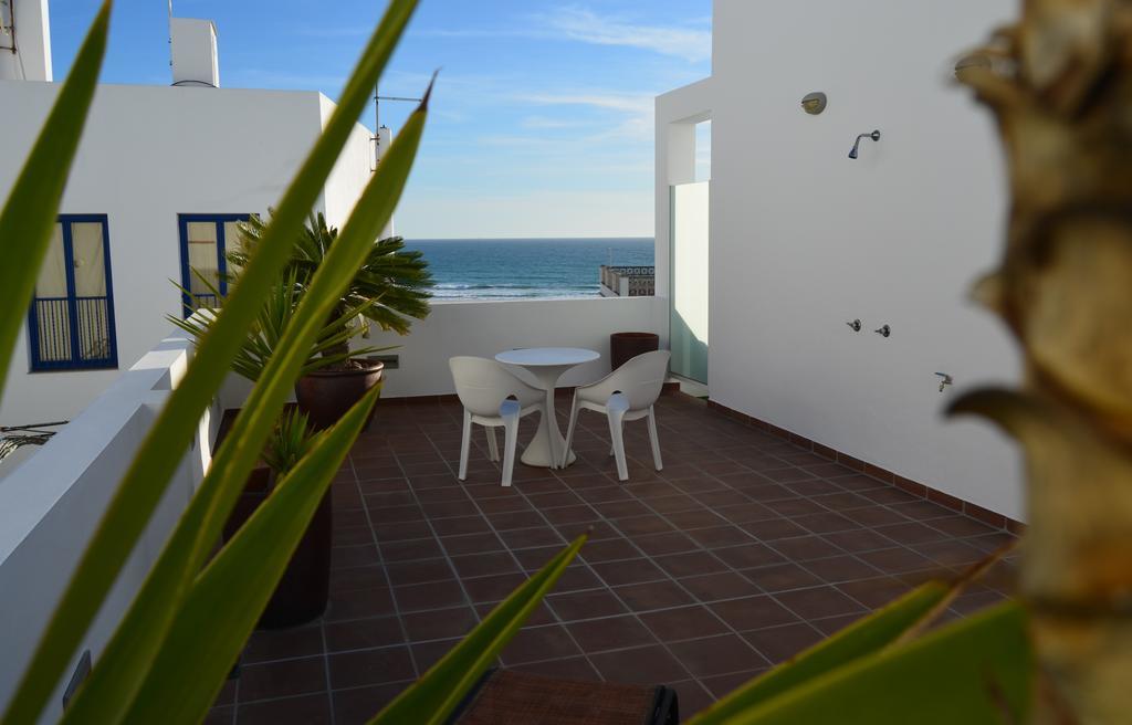 Apartamentos El Arrecife Conil De La Frontera Exterior foto
